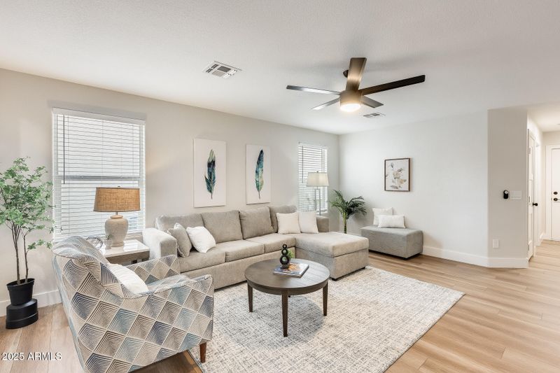1015 E Daniella Dr, San Tan Valley, AZ 85140
