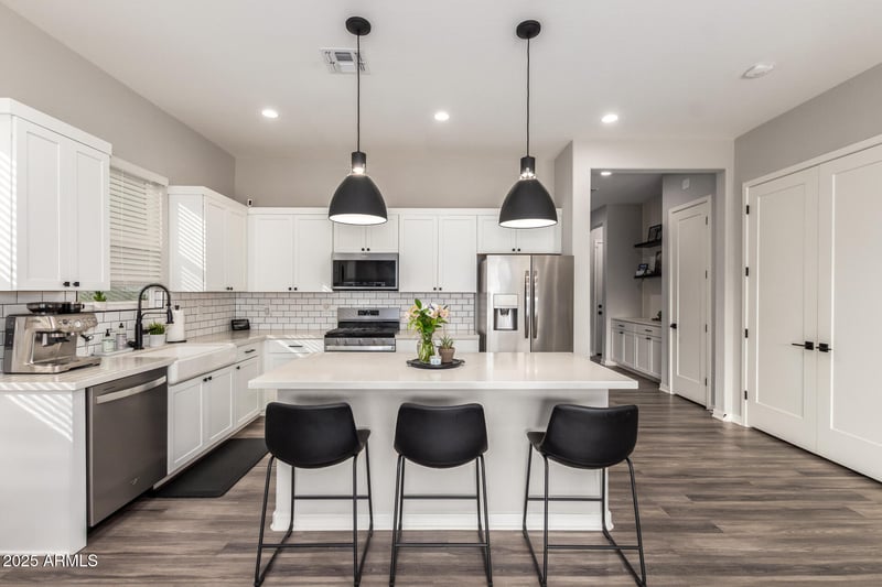 10151 Thunderbolt Ave, Mesa, AZ 85212