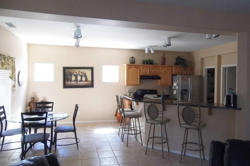 10154 E Kiva Ave, Mesa, AZ 85209