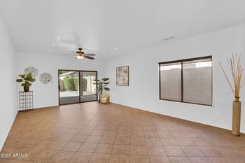 10154 Kilarea Ave, Mesa, AZ 85209