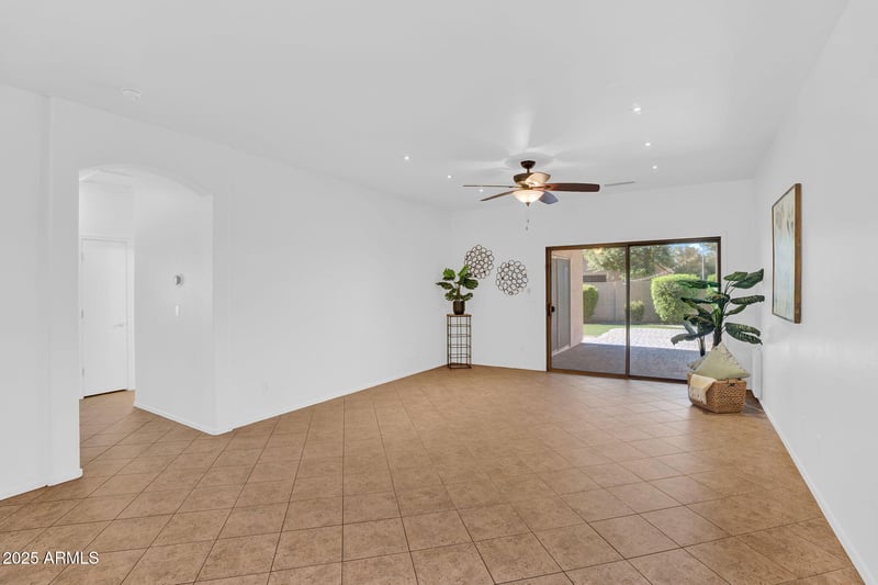 10154 Kilarea Ave, Mesa, AZ 85209