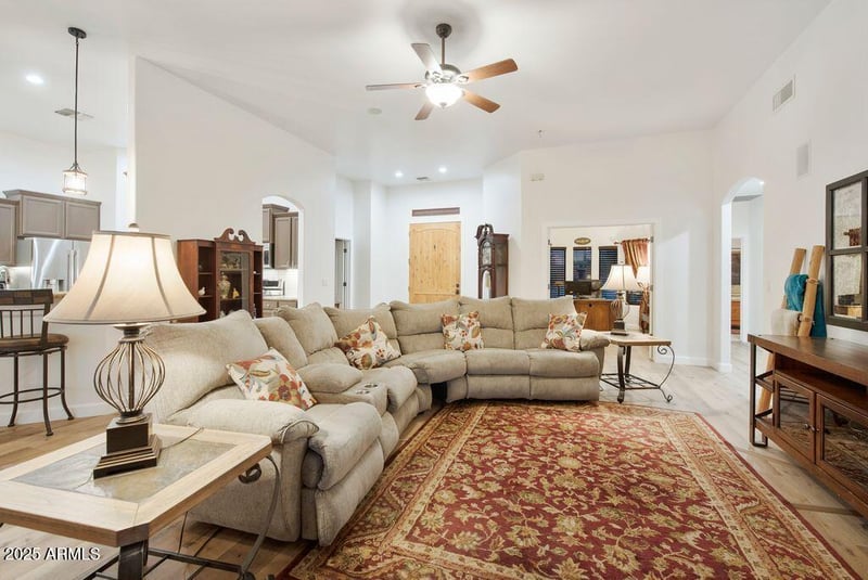 1016 Desert Hills Estate Dr, Phoenix, AZ 85086