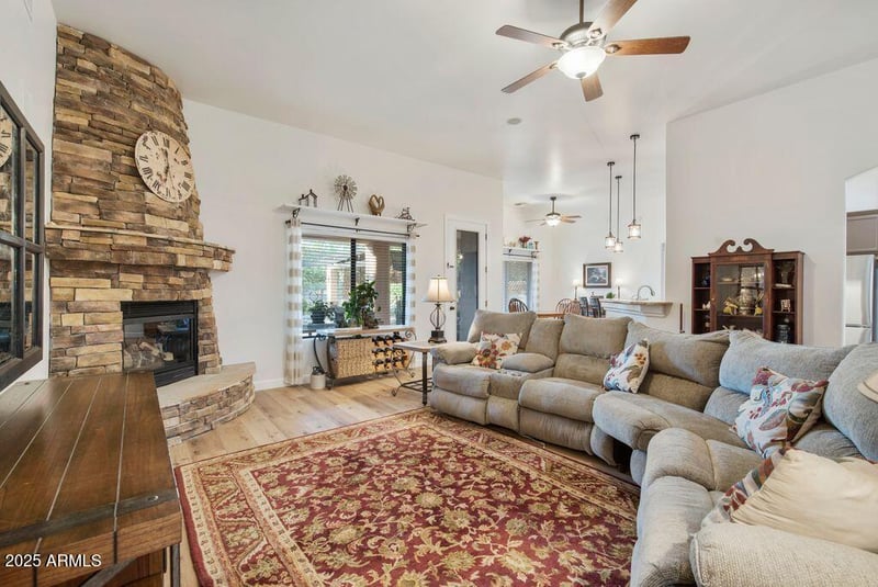 1016 Desert Hills Estate Dr, Phoenix, AZ 85086