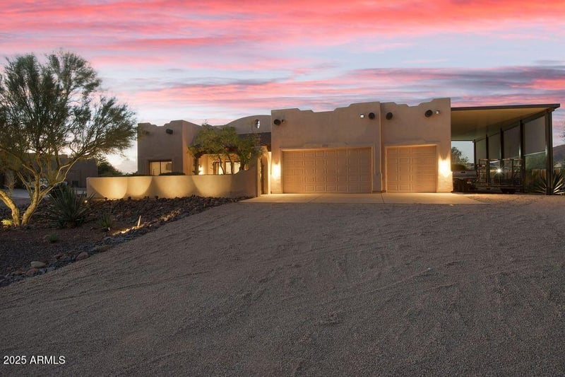 1016 Desert Hills Estate Dr, Phoenix, AZ 85086