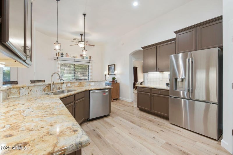 1016 Desert Hills Estate Dr, Phoenix, AZ 85086