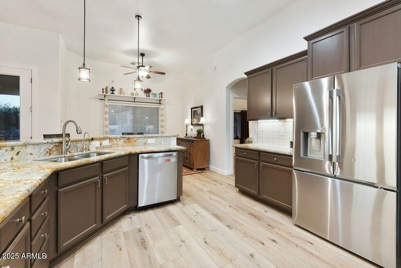 1016 Desert Hills Estate Dr, Phoenix, AZ 85086