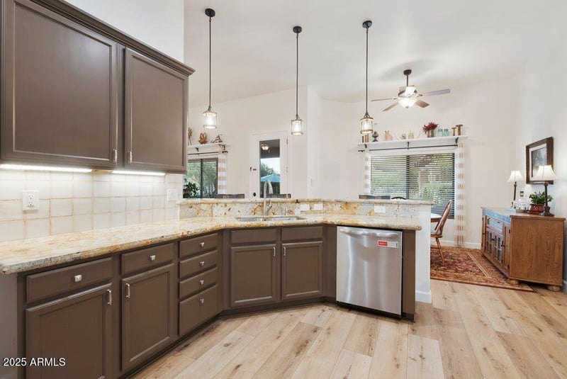 1016 Desert Hills Estate Dr, Phoenix, AZ 85086