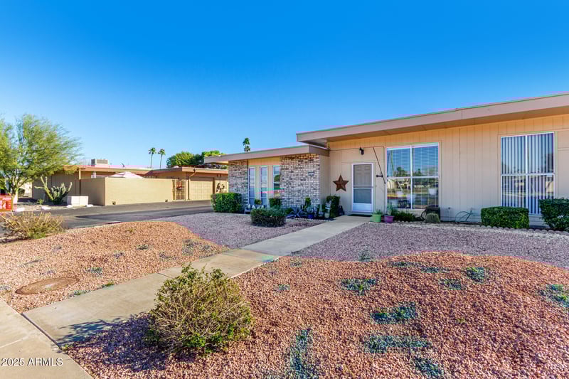 10161 Thunderbird Blvd, Sun City, AZ 85351