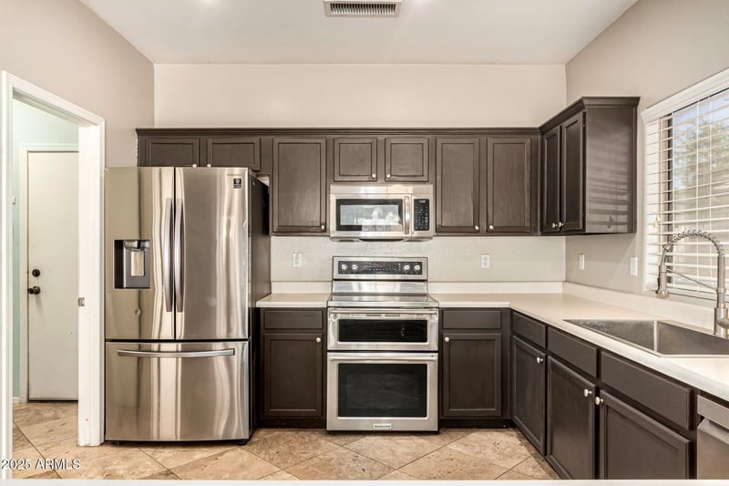 10162 Kilarea Ave, Mesa, AZ 85209