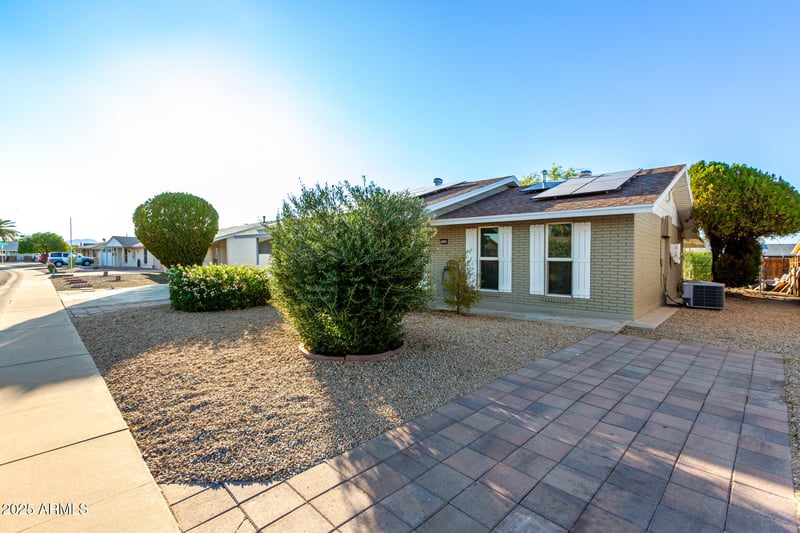 10166 Cinnebar Ave, Sun City, AZ 85351