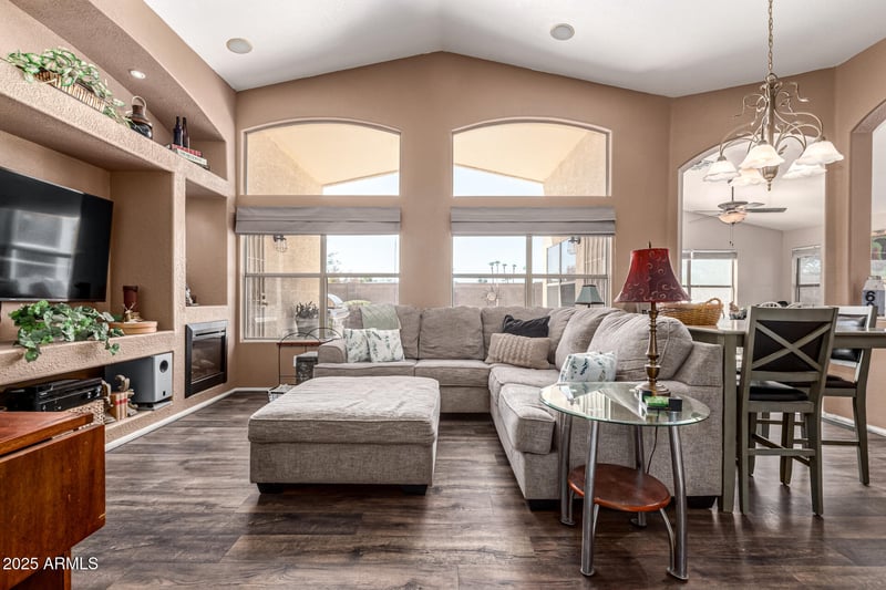 10169 Potter Dr, Peoria, AZ 85383