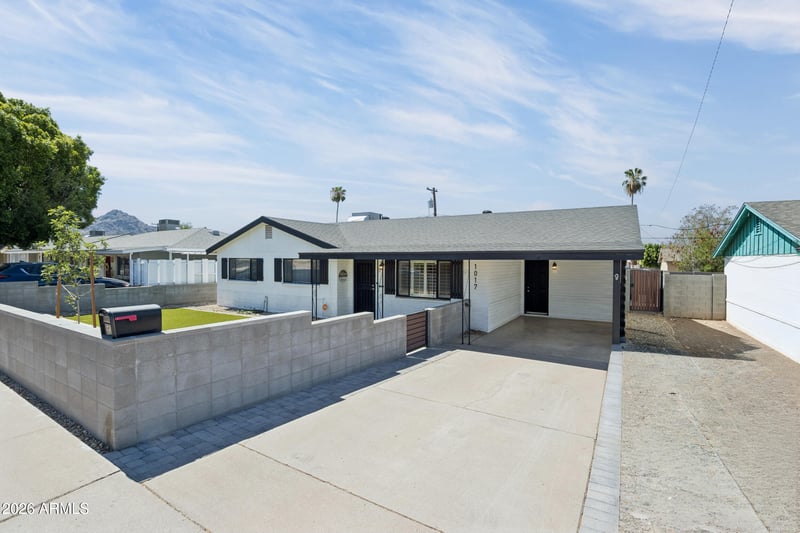 1017 E El Caminito Dr, Phoenix, AZ 85020