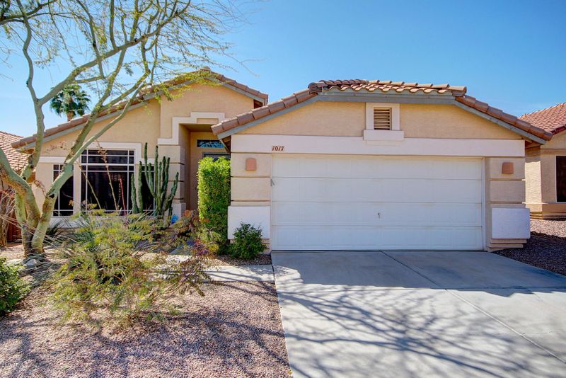 1017 E Hiddenview Dr, Phoenix, AZ 85048