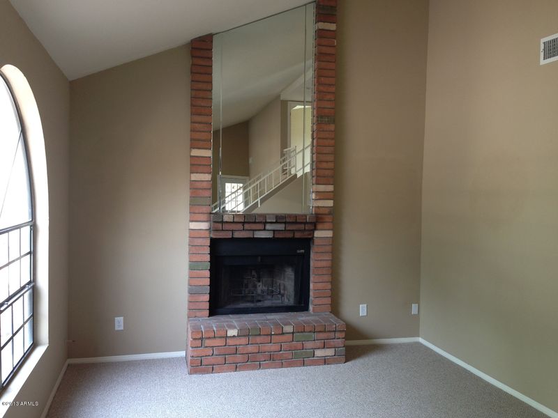 1017 E Kerry Ln, Phoenix, AZ 85024