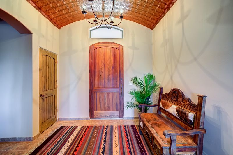 1017 E Maddock Rd, Phoenix, AZ 85086