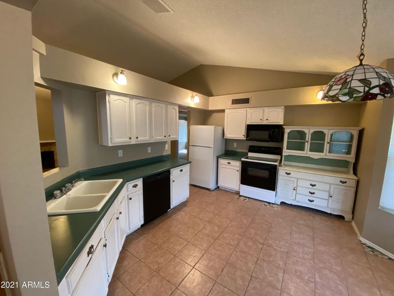 1017 E Utopia Rd, Phoenix, AZ 85024
