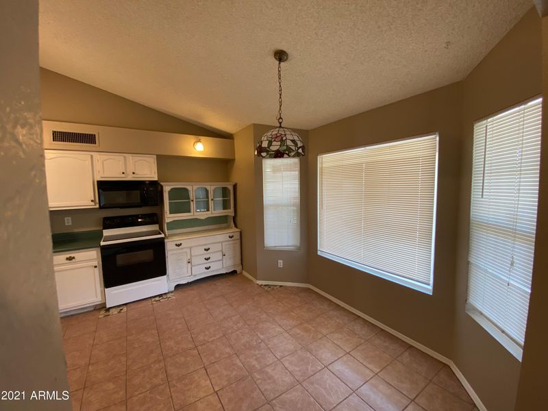 1017 E Utopia Rd, Phoenix, AZ 85024