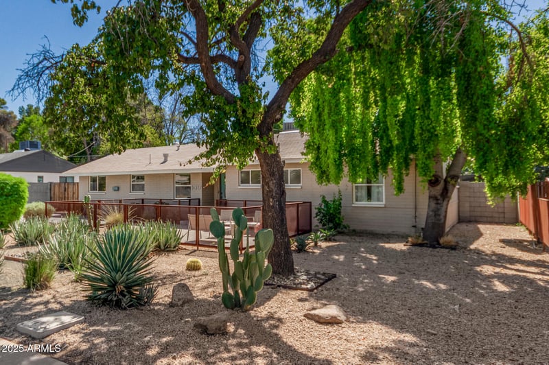 1017 Rose Ln, Phoenix, AZ 85014