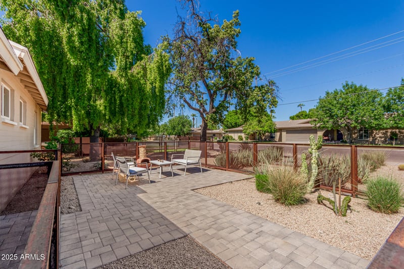 1017 Rose Ln, Phoenix, AZ 85014