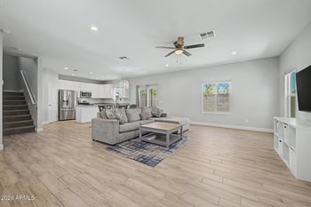 1018 E Odeum Ln, Phoenix, AZ 85040