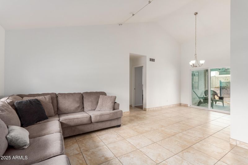 1018 E Tonto Ln, Phoenix, AZ 85024
