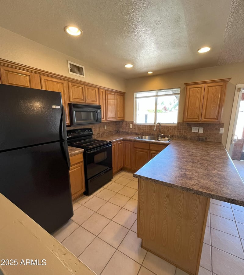 1018 Helena Dr, Phoenix, AZ 85023