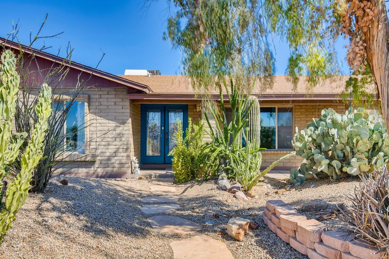 1018 W Morrow Dr, Phoenix, AZ 85027