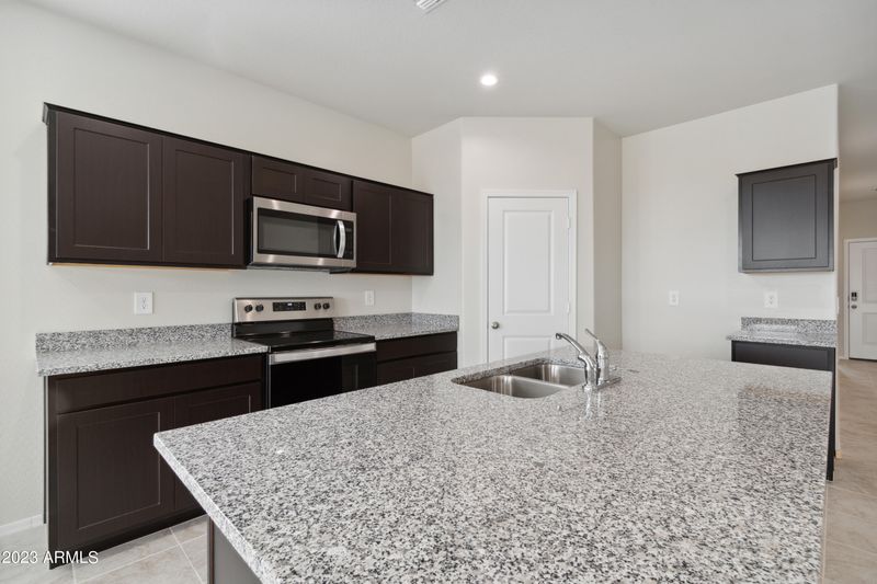 10180 S Hale Dr, Apache Junction, AZ 85120