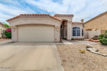 10186 Hacienda Dr, Goodyear, AZ 85338