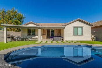 10187 Golden Ln, Peoria, AZ 85345