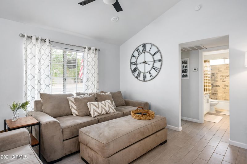 1019 E Tonto Ln, Phoenix, AZ 85024