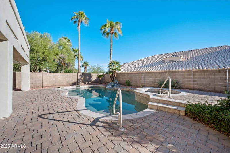 1019 Mountain Sage Dr, Phoenix, AZ 85048