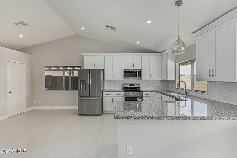 1019 W Mohawk Ln, Phoenix, AZ 85027