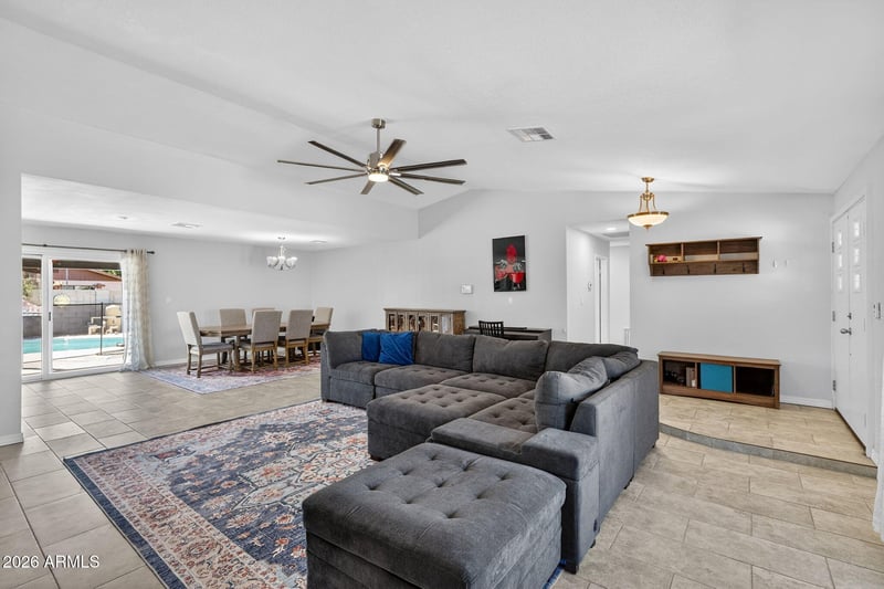 1019 W Wescott Dr, Phoenix, AZ 85027