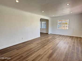 102 8th Pl, Mesa, AZ 85201