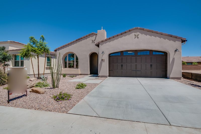 102 E Kennedia Dr, San Tan Valley, AZ 85140
