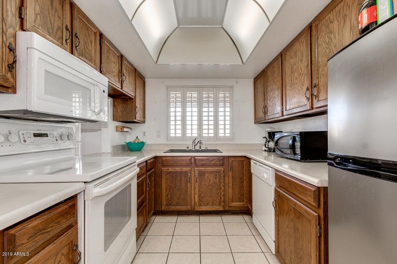 102 E Willow Ave, Phoenix, AZ 85022
