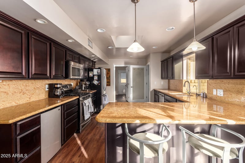 102 El Caminito Dr, Phoenix, AZ 85021