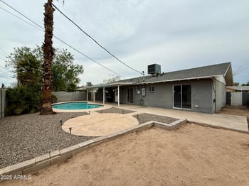 102 Erie Dr, Tempe, AZ 85282