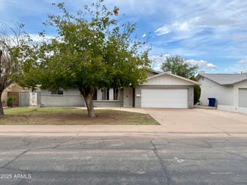 102 Erie Dr, Tempe, AZ 85282