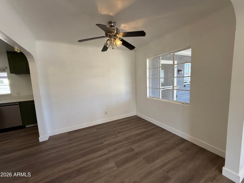 102 8th Pl, Mesa, AZ 85201