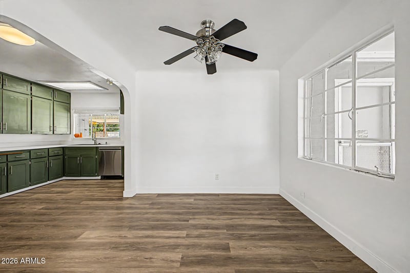 102 8th Pl, Mesa, AZ 85201