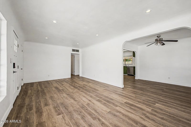 102 8th Pl, Mesa, AZ 85201