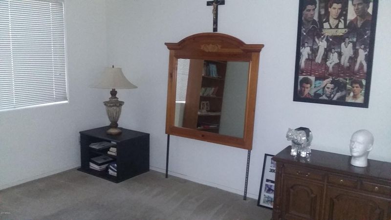102 W Helena Dr, Phoenix, AZ 85023