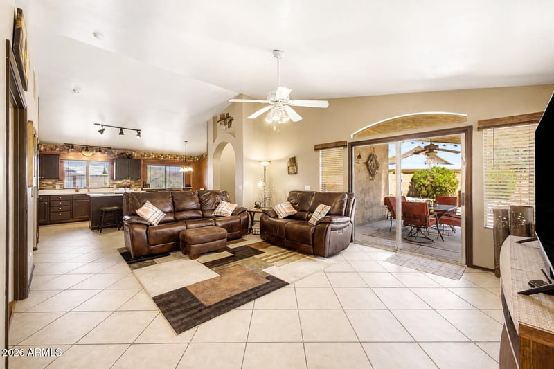 102 W Morrow Dr, Phoenix, AZ 85027