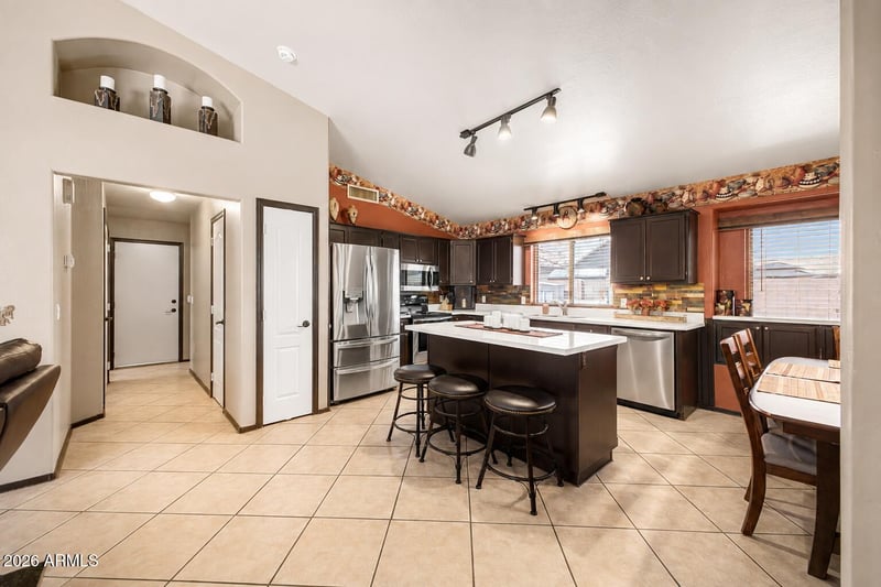 102 W Morrow Dr, Phoenix, AZ 85027