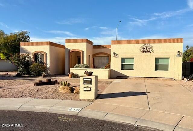 102 Willow Ave, Phoenix, AZ 85022