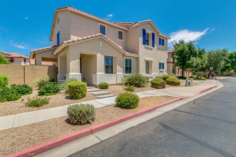 1020 E Cantebria Dr, Gilbert, AZ 85296