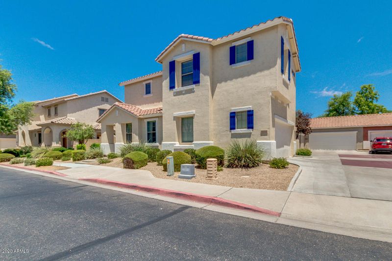 1020 E Cantebria Dr, Gilbert, AZ 85296
