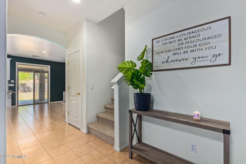1020 E Nickleback St, San Tan Valley, AZ 85143